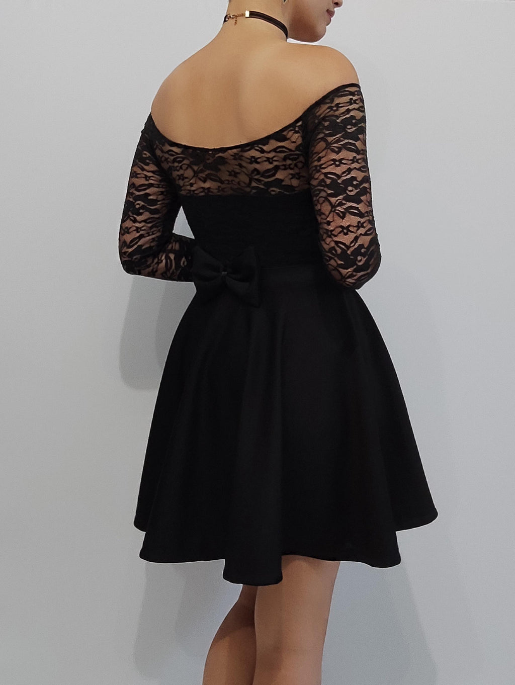 Off-Shoulder Sweetheart Body & Circle Skirt Bundle