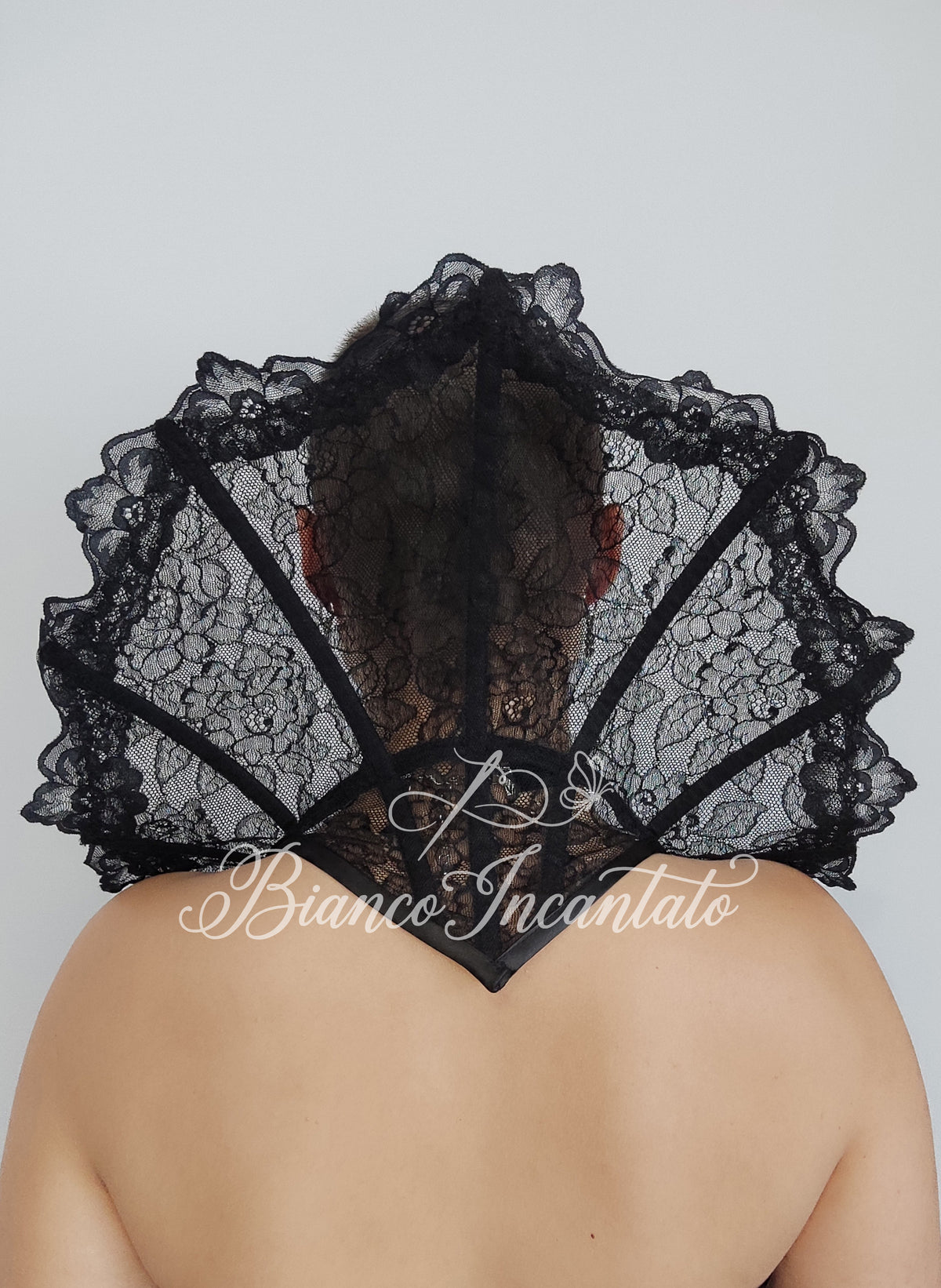 Standing Lace Collar